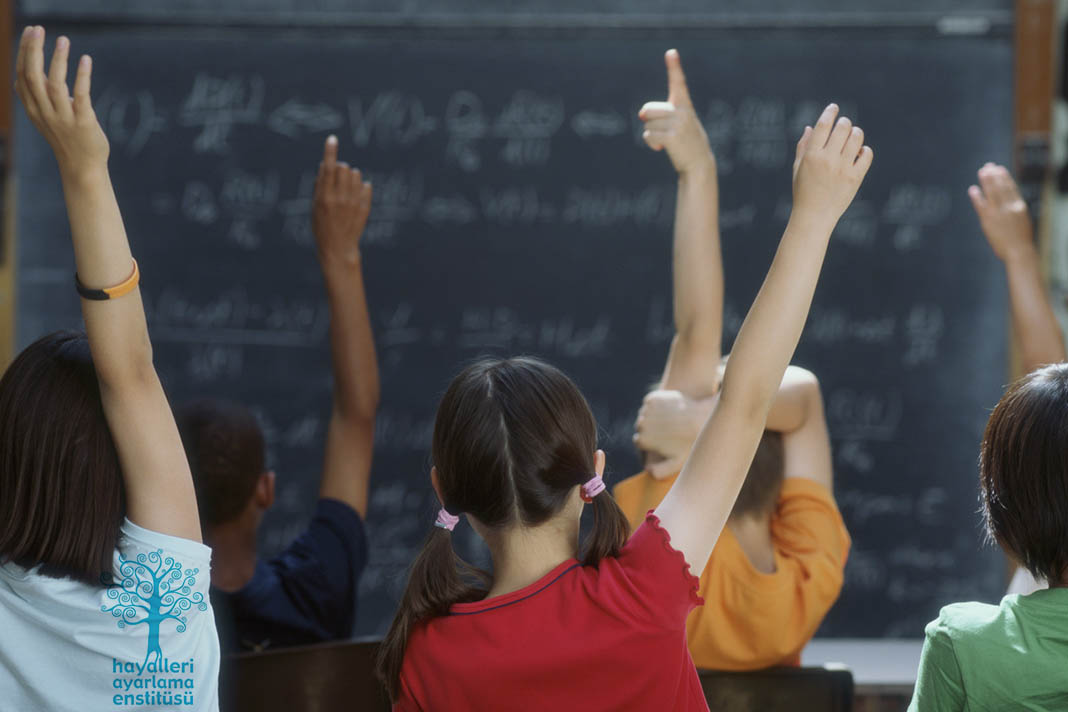 Sınıf Yönetiminde Yüksek Performanslı Takım Koçluğu